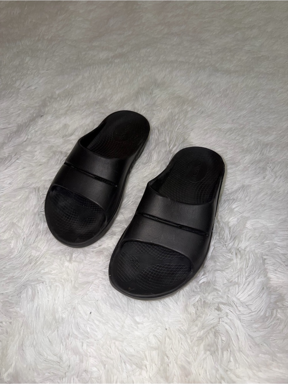 Oofos Black Slide Sandals - Comfortable Casual Slides Women’s 7 Men’s 5